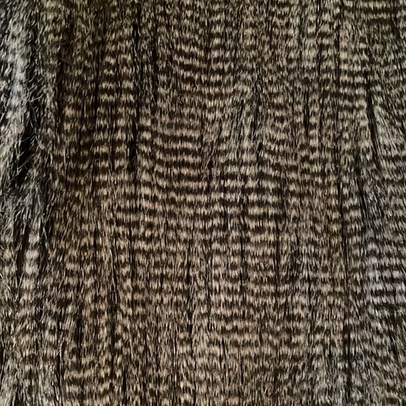 NWT faux fur vest - Picture 2 of 7